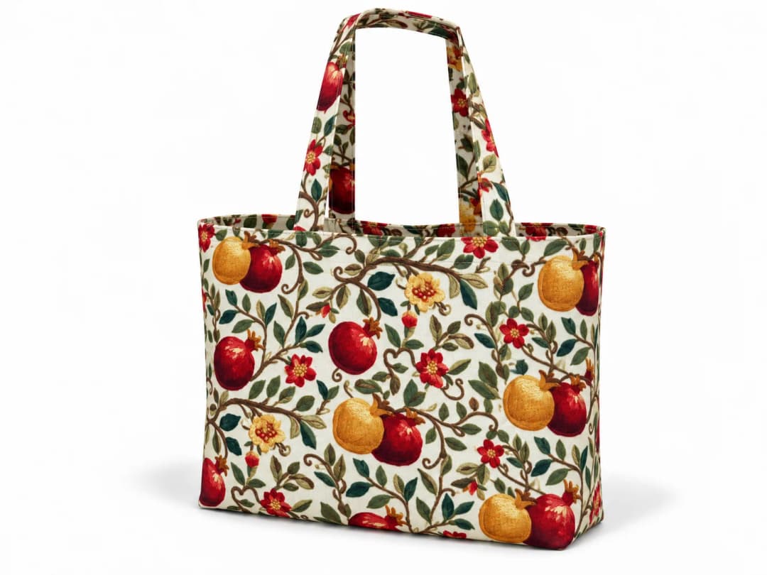 Daldaki Narlar Desenli Dijital Baskı Omuz Çantası 50x45