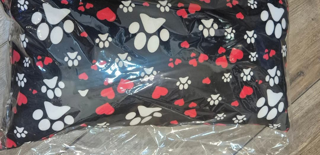 Patili Kalpler Desenli Kırlent Yastık 50x30