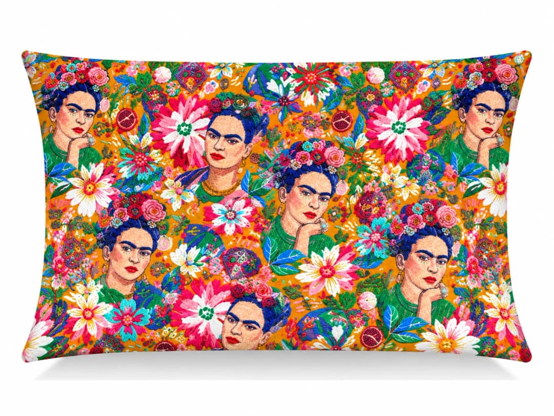 Süslü Feride Desenli Kırlent Yastık 50x30